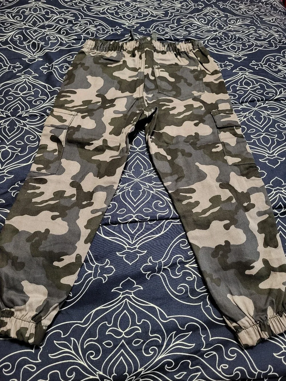Kids Gray Camo Cargo Jogger Pants - Elastic Waist & Pockets
